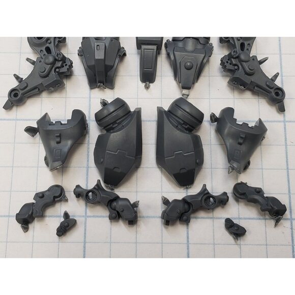 Warhammer 40k Tau Empire Bits Commander Farsight Crisis Suit Torso Legs Set #01 - Picture 6 of 8